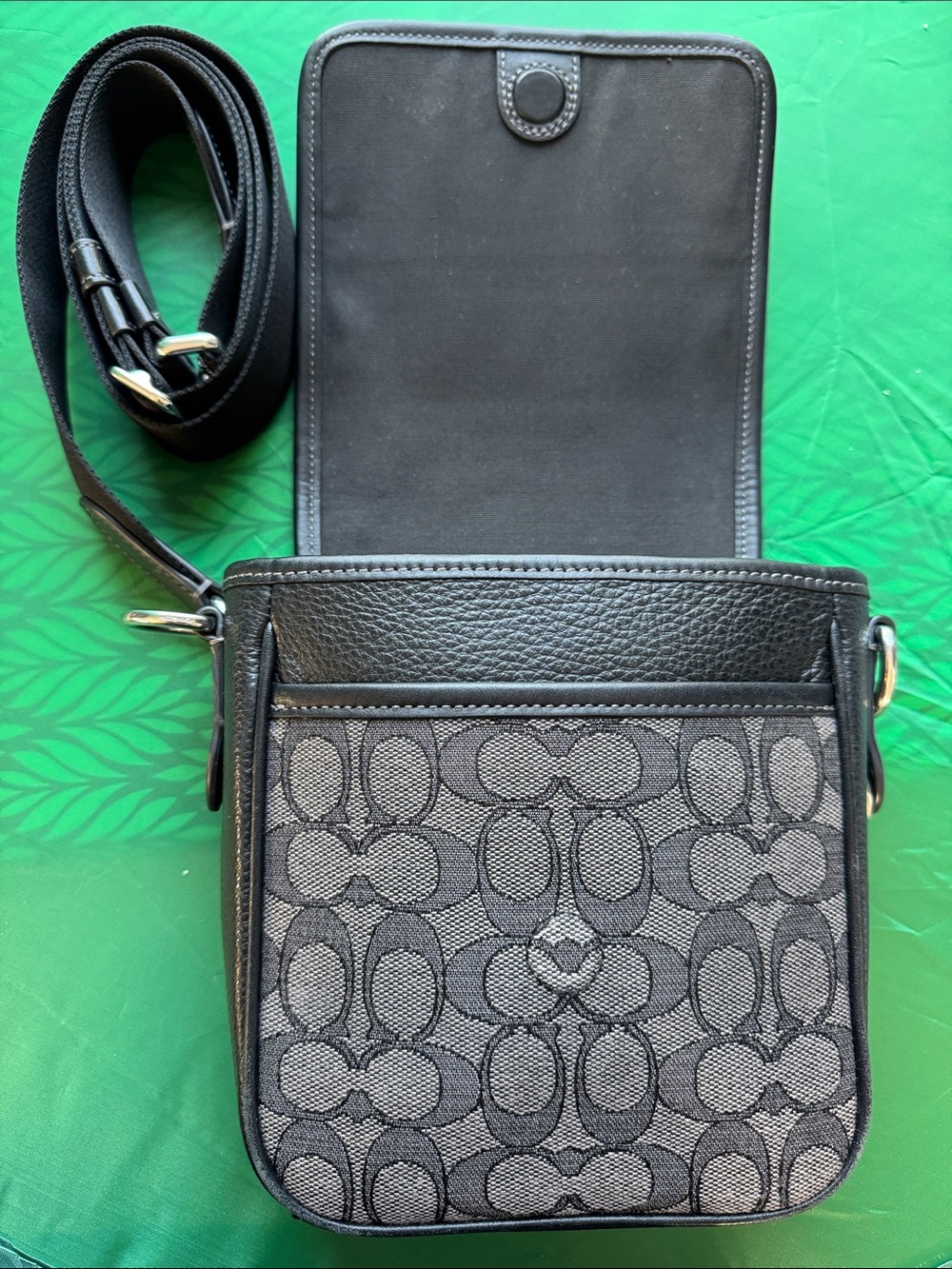 😎Coach Black 🖤Leather and Brown Signature Canvas Crossbody🖤 - Picture 12 of 17